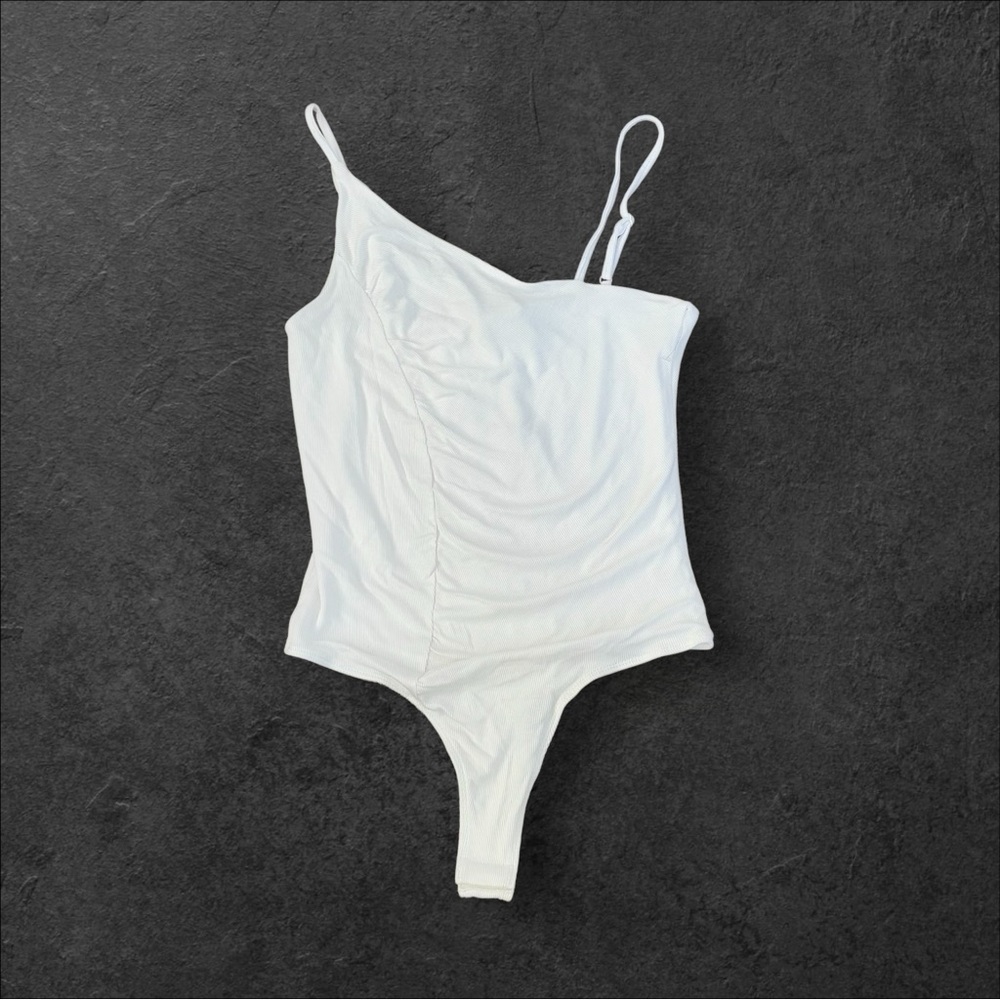 NWT Olivareous Bodysuit White Ivory One Shoulder size M Snap Bottom‎ Stretchy
